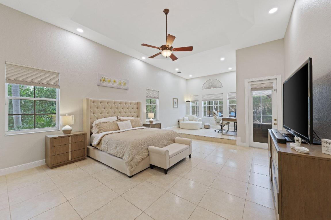 SATURNIA - Residential