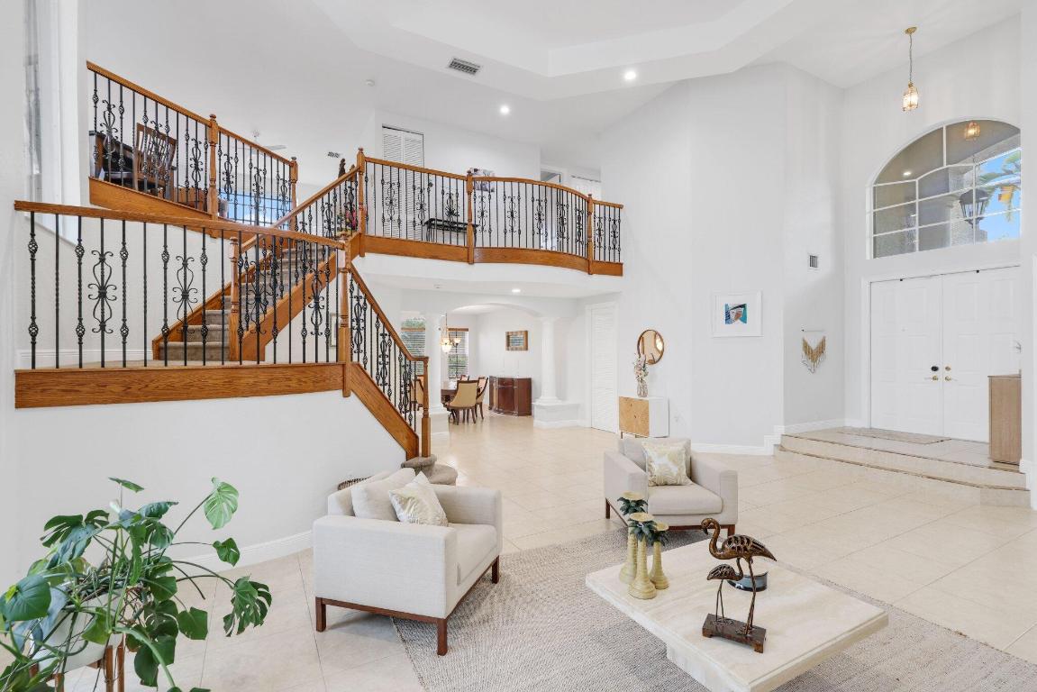 SATURNIA - Residential