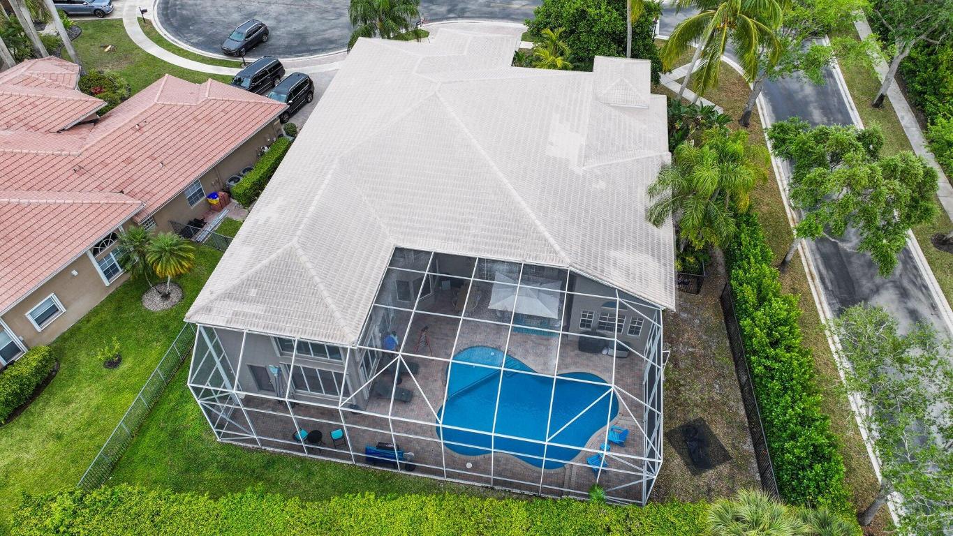 SATURNIA - Residential