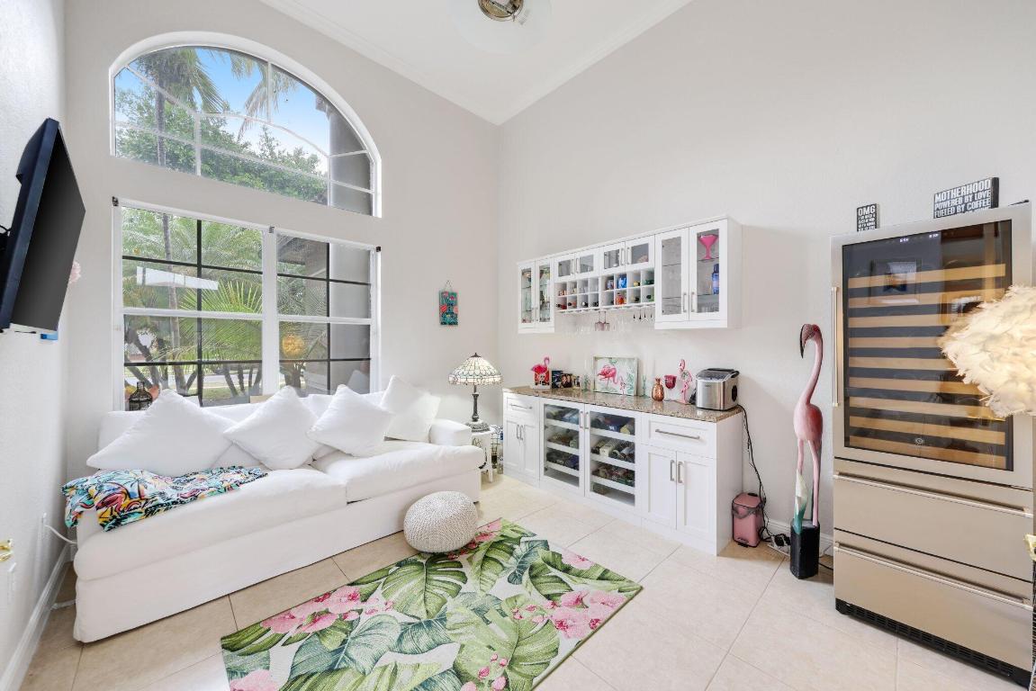 SATURNIA - Residential