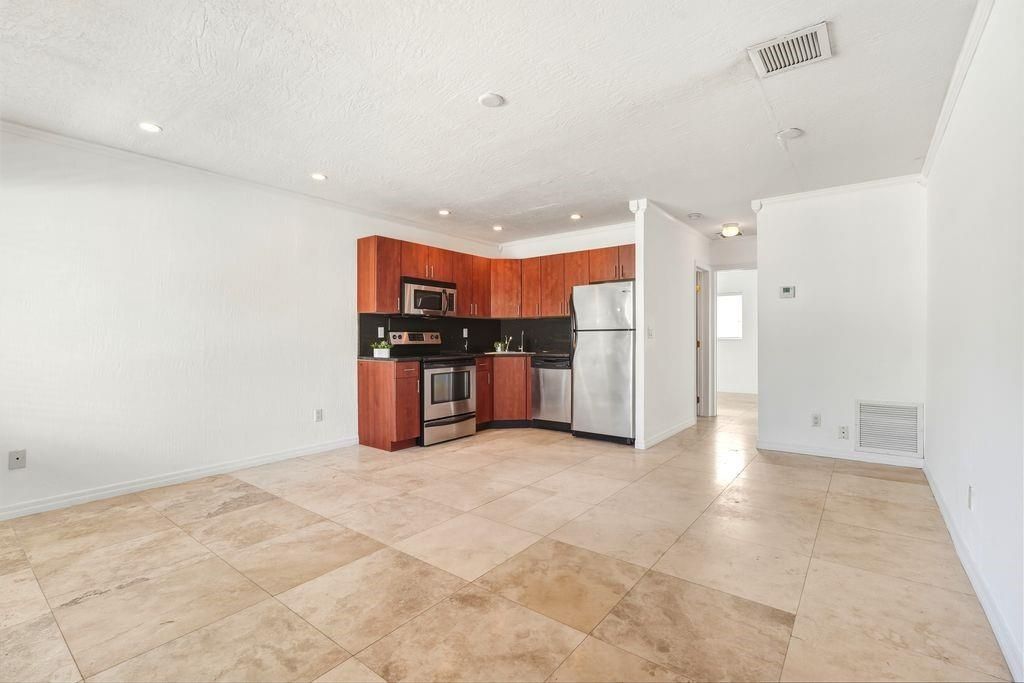 Photo of 1856 NE 46th St #F7, Fort Lauderdale, FL 33308 (MLS # F10538432)