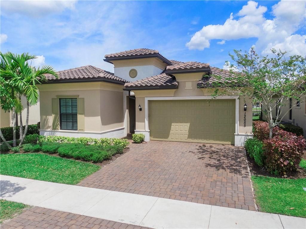Photo of 12055 S Baypoint Cir, Parkland, FL 33076 (MLS # F10325098)