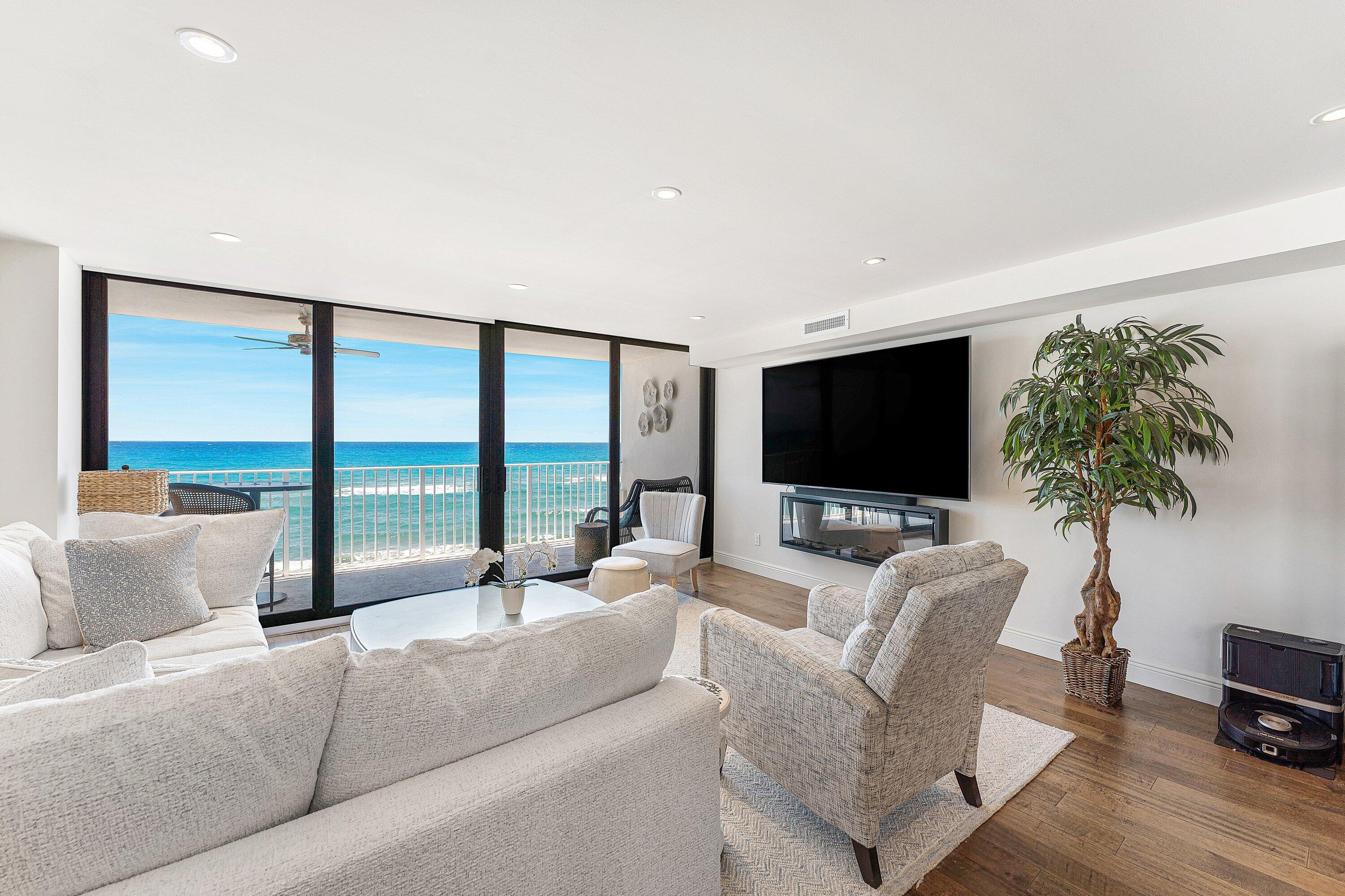 3590 S Ocean Boulevard 301, South Palm Beach, FL, 33480/$1,650,000 3 3590 S Ocean Boulevard 301