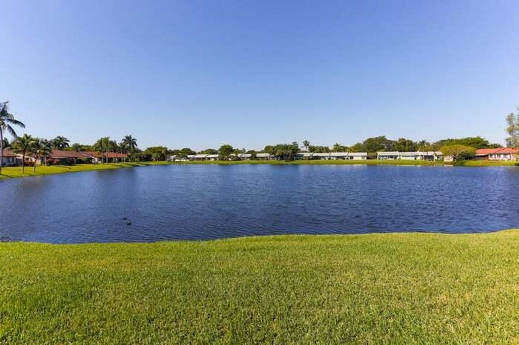 Photo of 39 Mayfair Lane, Boynton Beach, FL 33426 (MLS # R11146609)