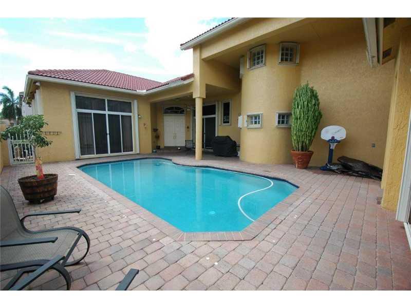 SUNSET LAKES PLAT ONE 164 - Residential