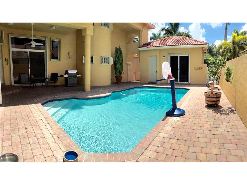 SUNSET LAKES PLAT ONE 164 - Residential