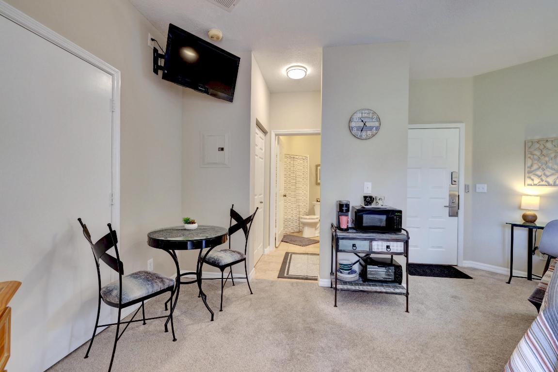 GOLF VILLAS II CONDOMINIUM - Residential Lease