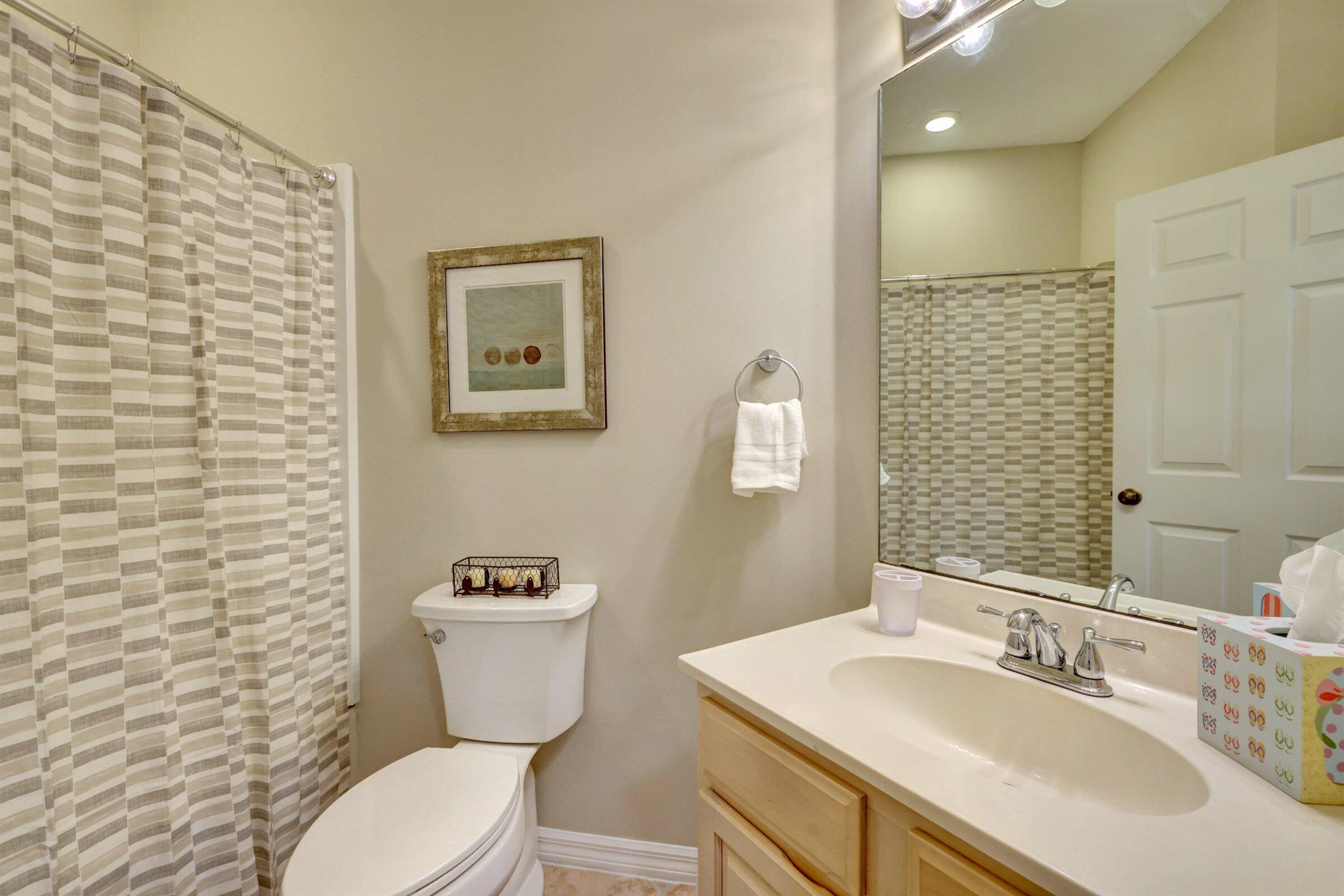 GOLF VILLAS II CONDOMINIU - Residential Lease