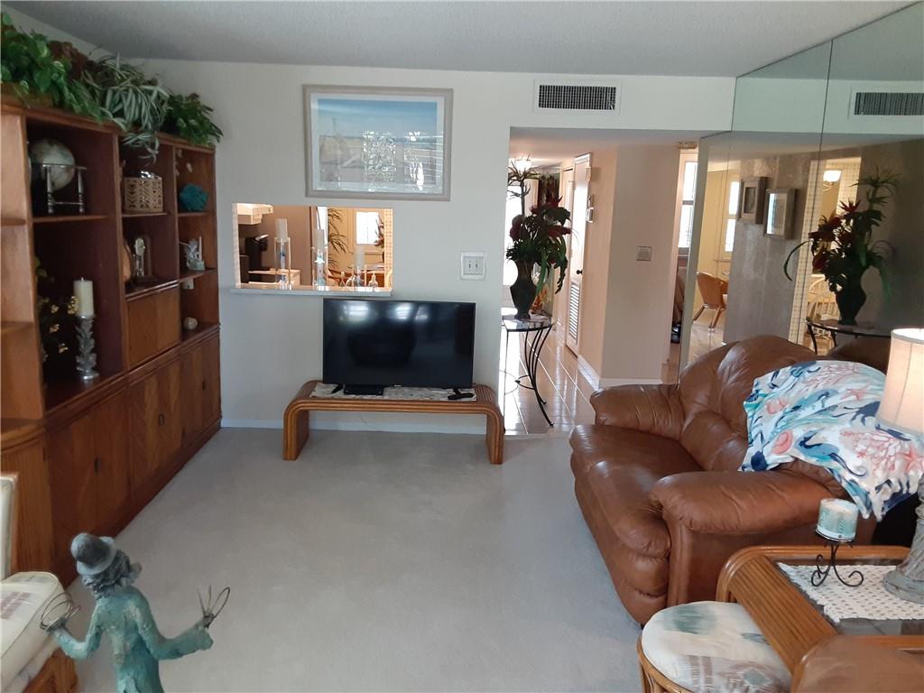 Island Club - Residential