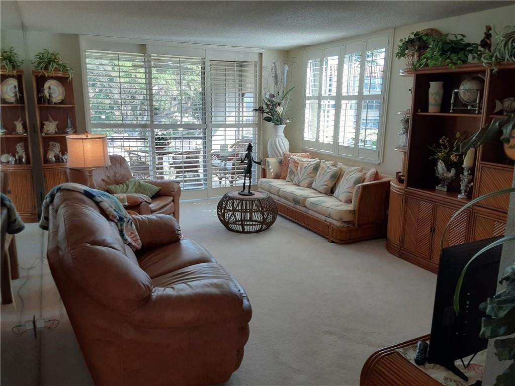 Island Club - Residential