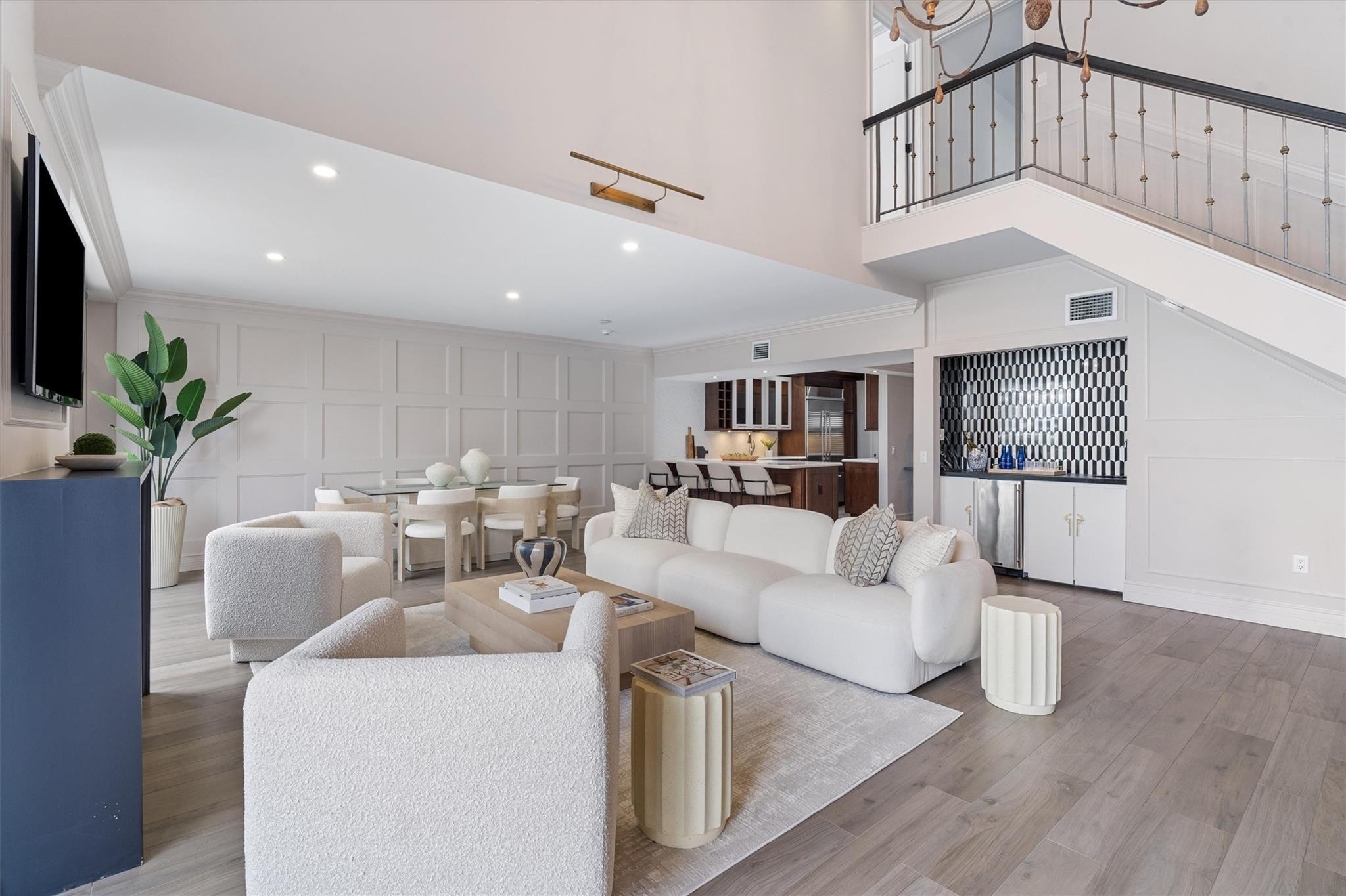 3100 NE 48th Street 304