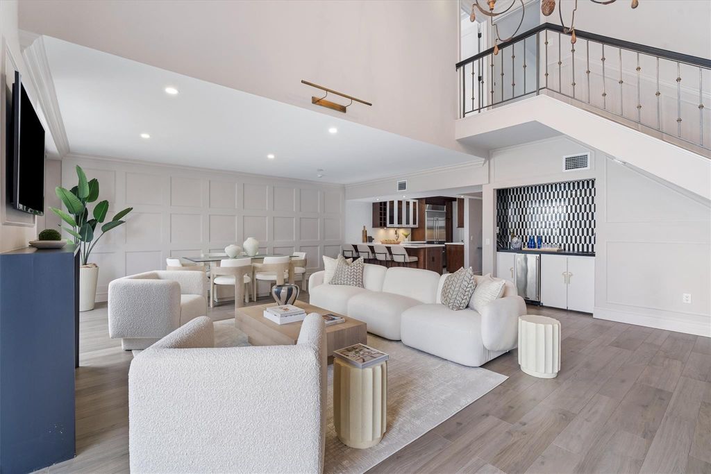 Photo of 3100 NE 48th Street #304, Fort Lauderdale, FL 33308 (MLS # F10548571)