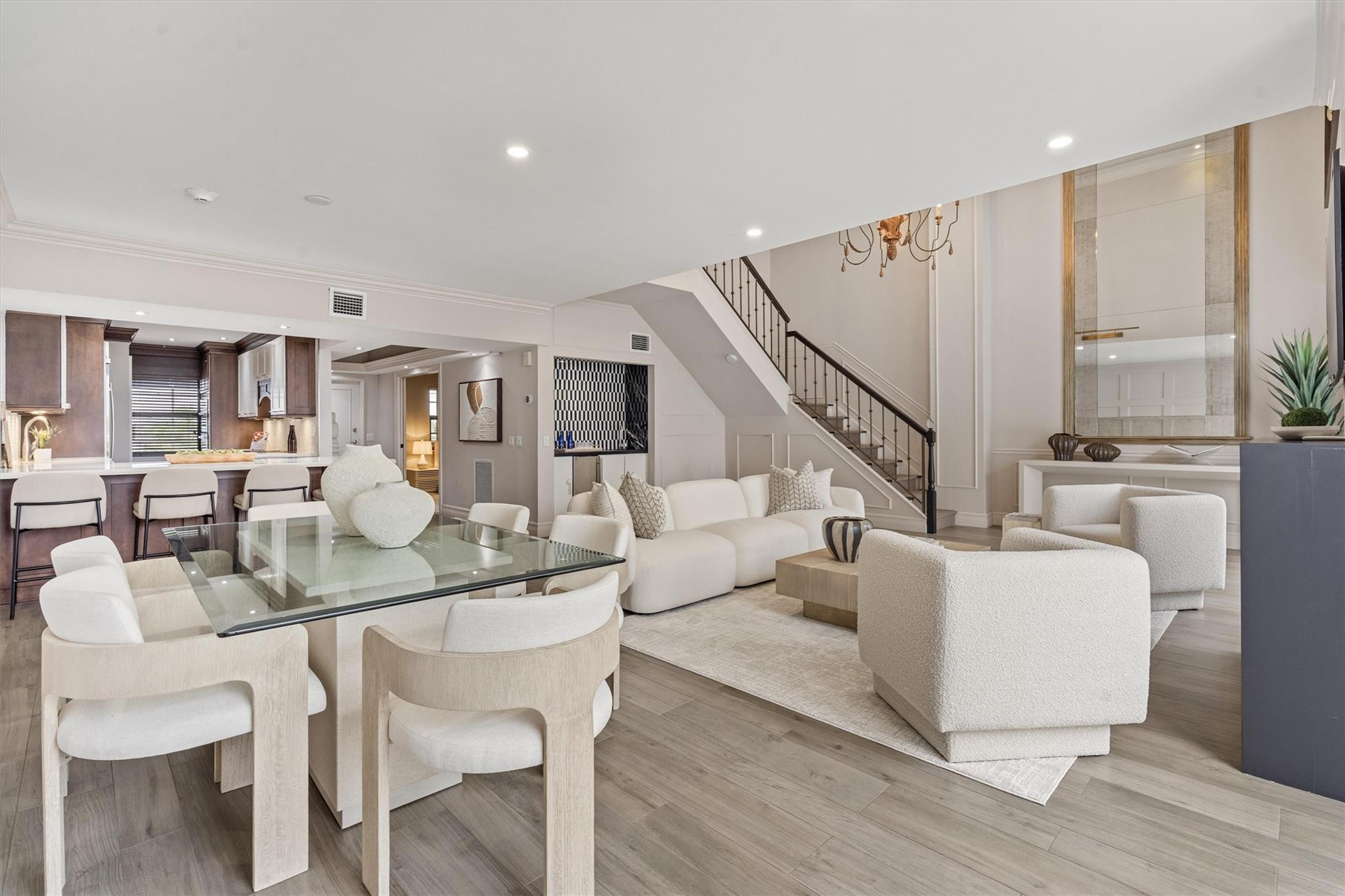 3100 NE 48th Street 304