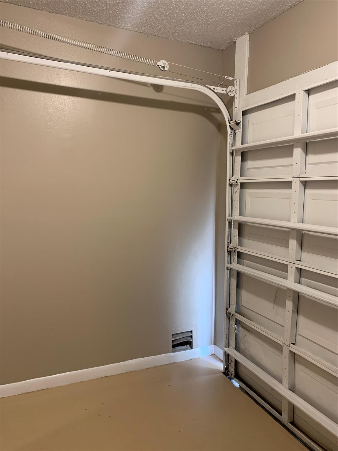 PEMBROKE POINTE - Residential Lease