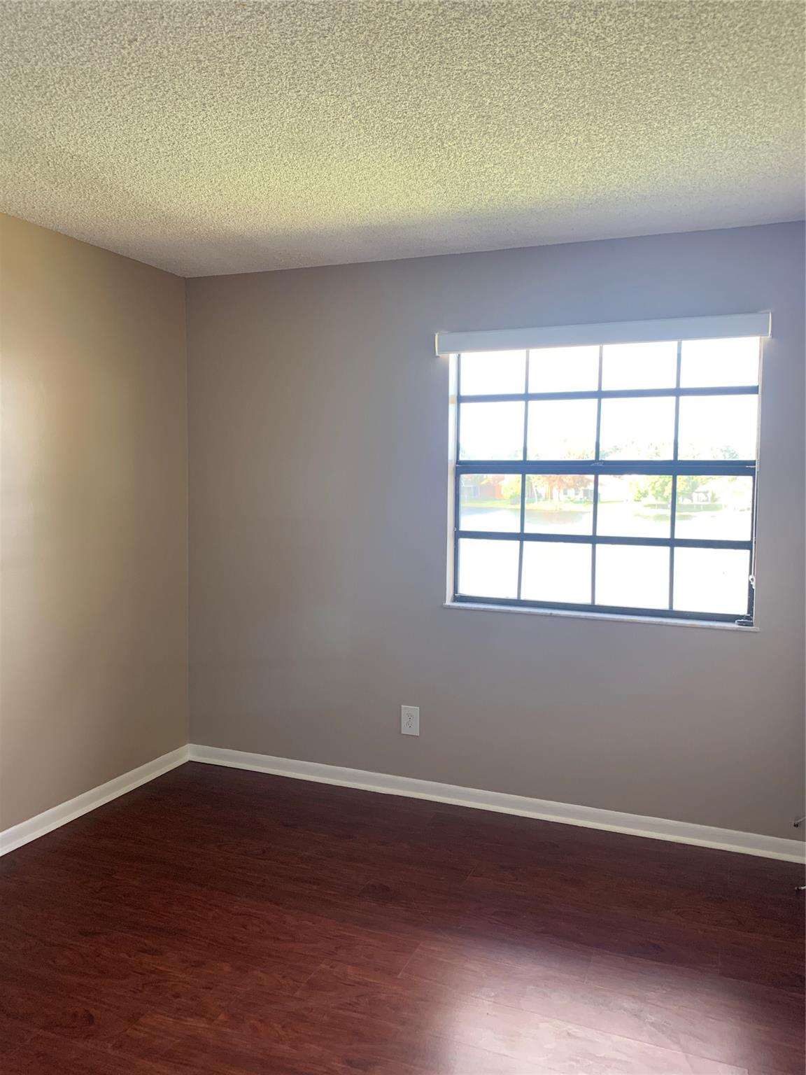 PEMBROKE POINTE - Residential Lease