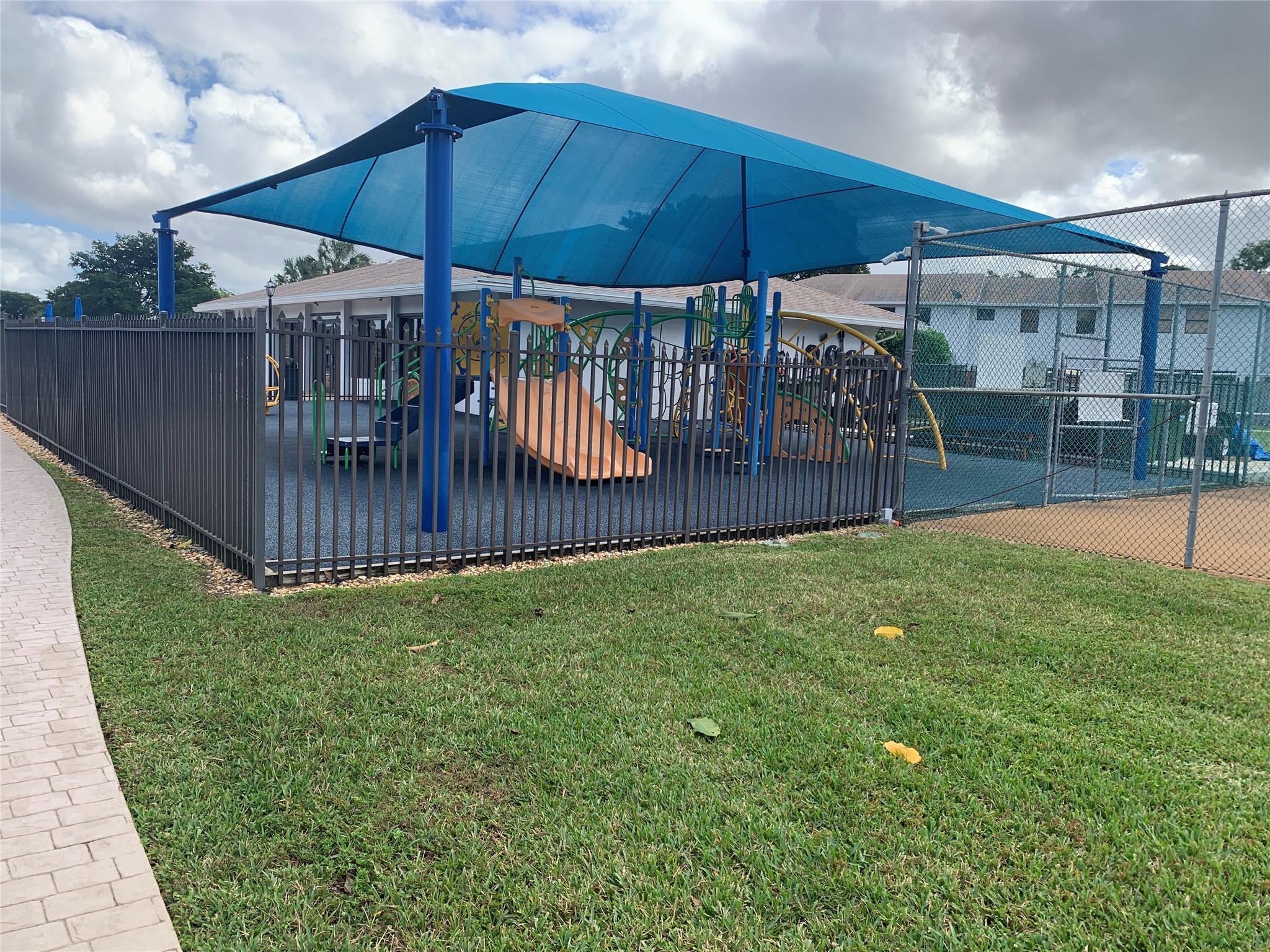 PEMBROKE POINTE - Residential Lease