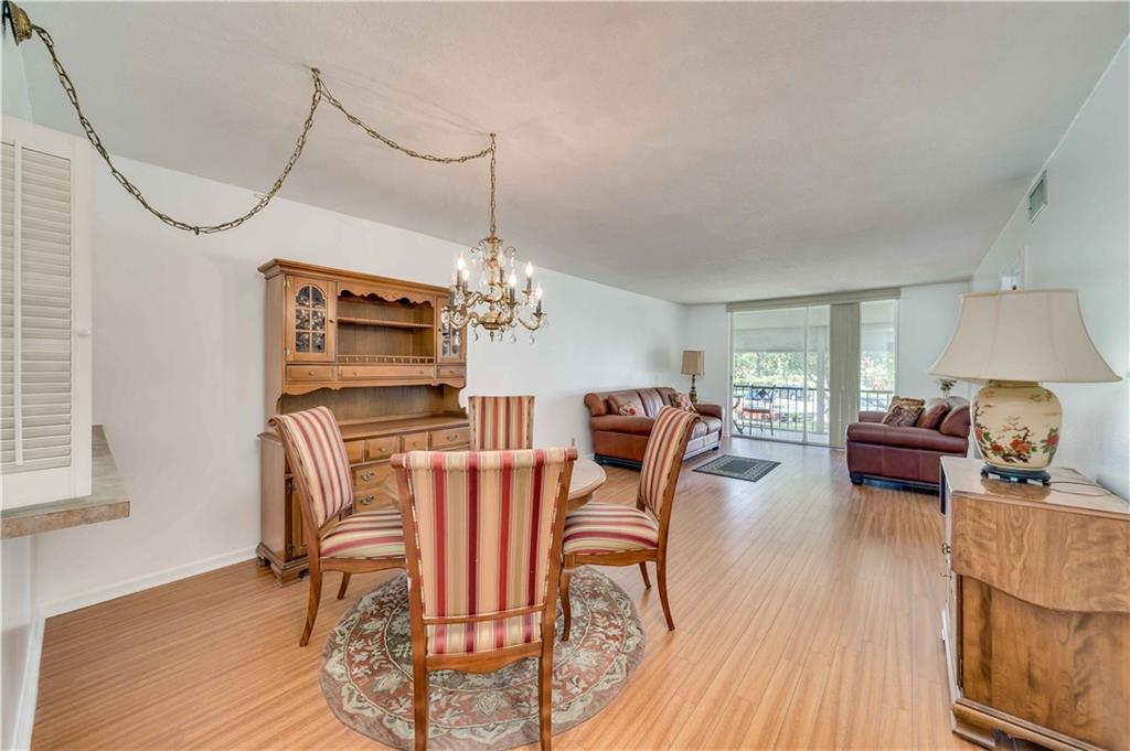HOLLYBROOK GOLF & TENNIS - Residential