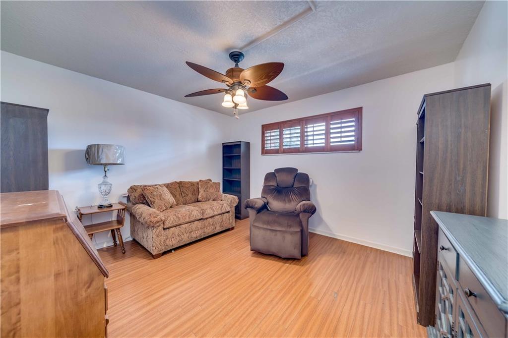 HOLLYBROOK GOLF & TENNIS - Residential