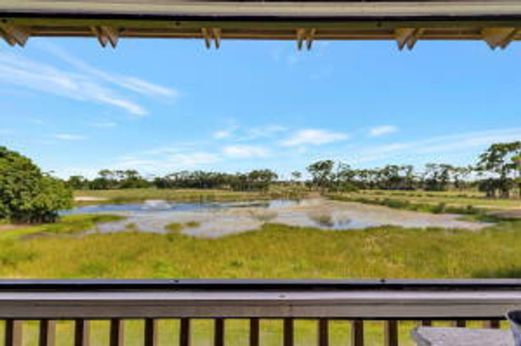 Photo of 348 Brackenwood Circle, Palm Beach Gardens, FL 33418 (MLS # R11166265)