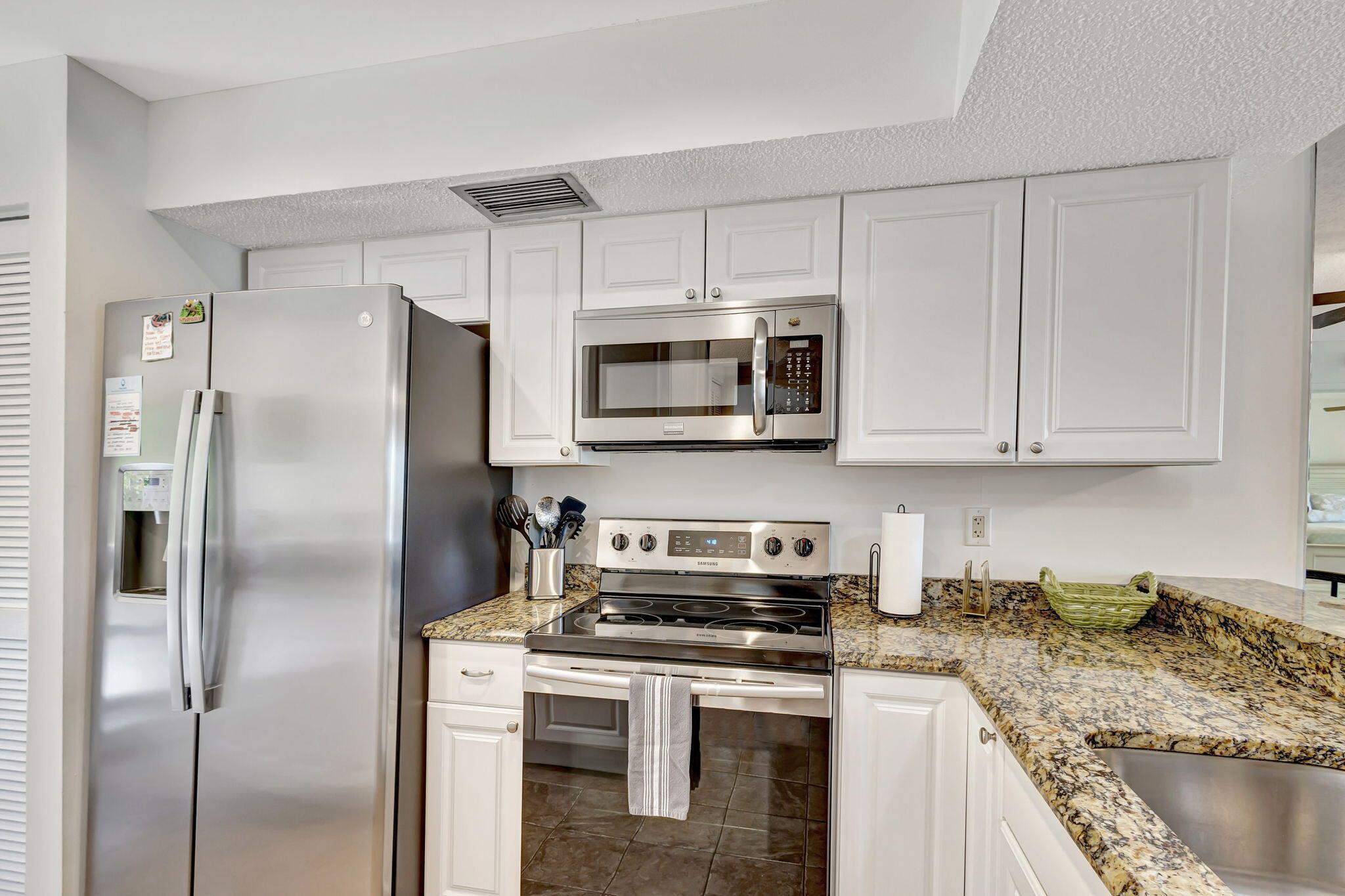 GOLF VILLAS CONDO - Residential Lease