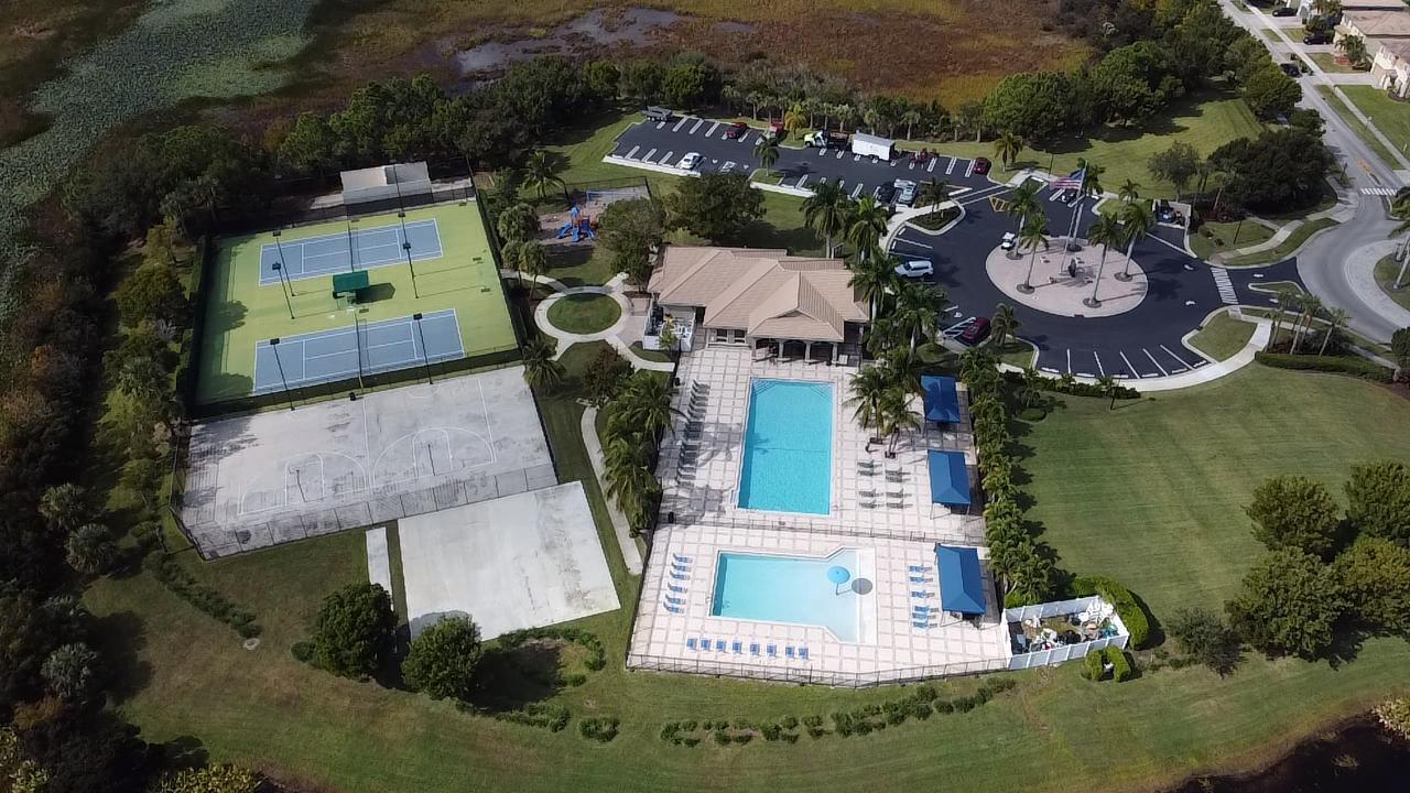 SECOND REPLAT OF PORTOFINO ISLES - Residential