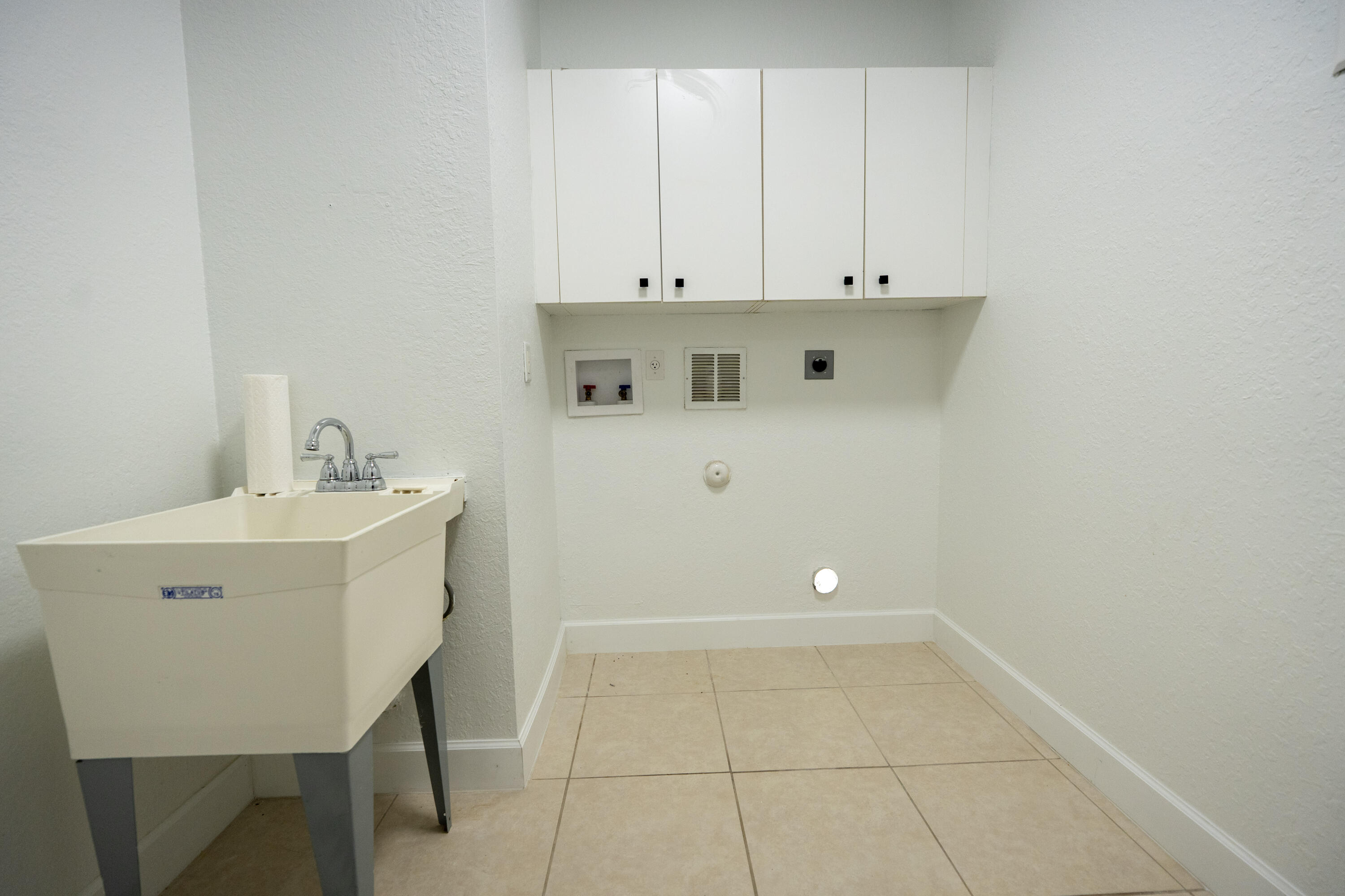 SECOND REPLAT OF PORTOFINO ISLES - Residential