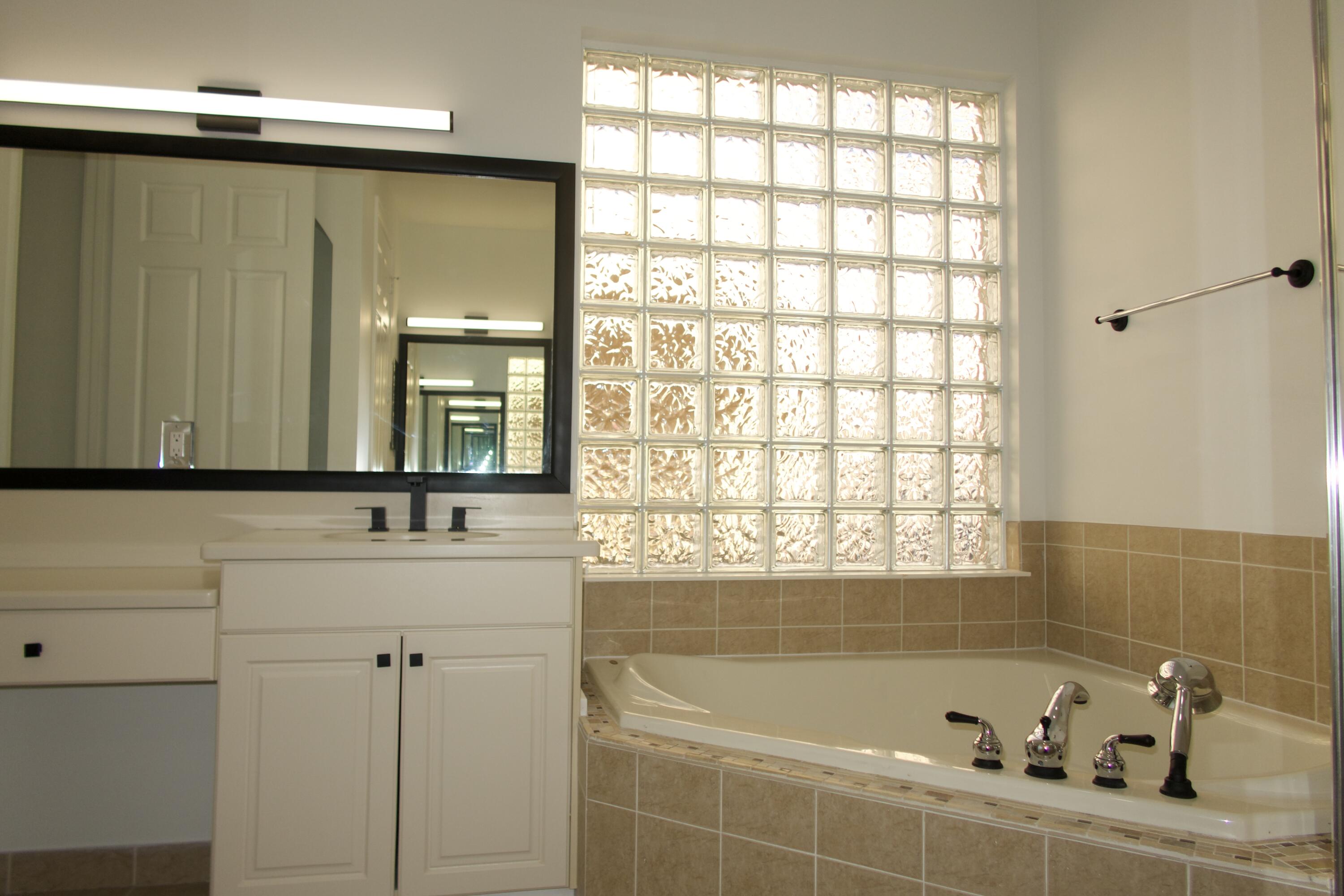 SECOND REPLAT OF PORTOFINO ISLES - Residential