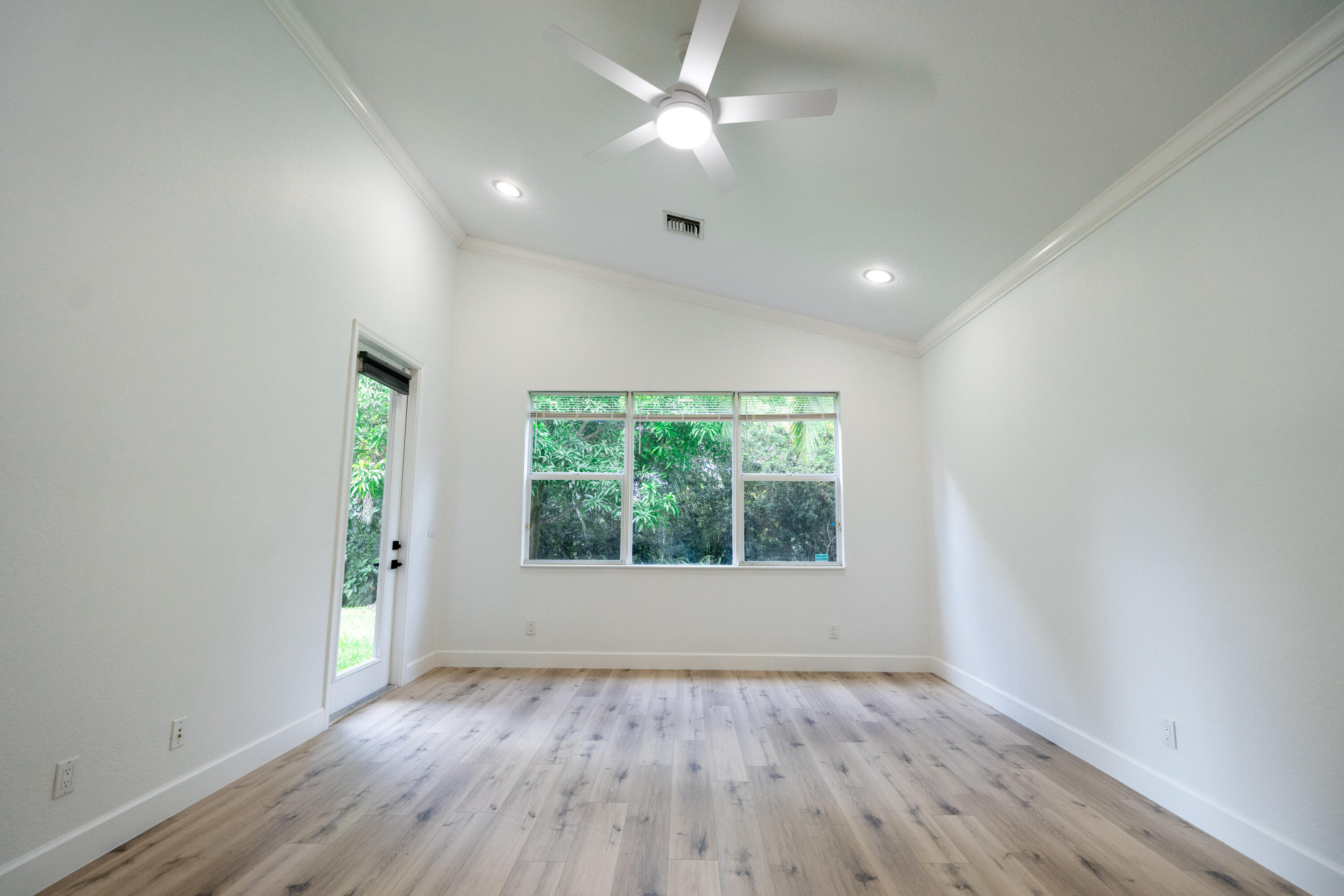 SECOND REPLAT OF PORTOFINO ISLES - Residential