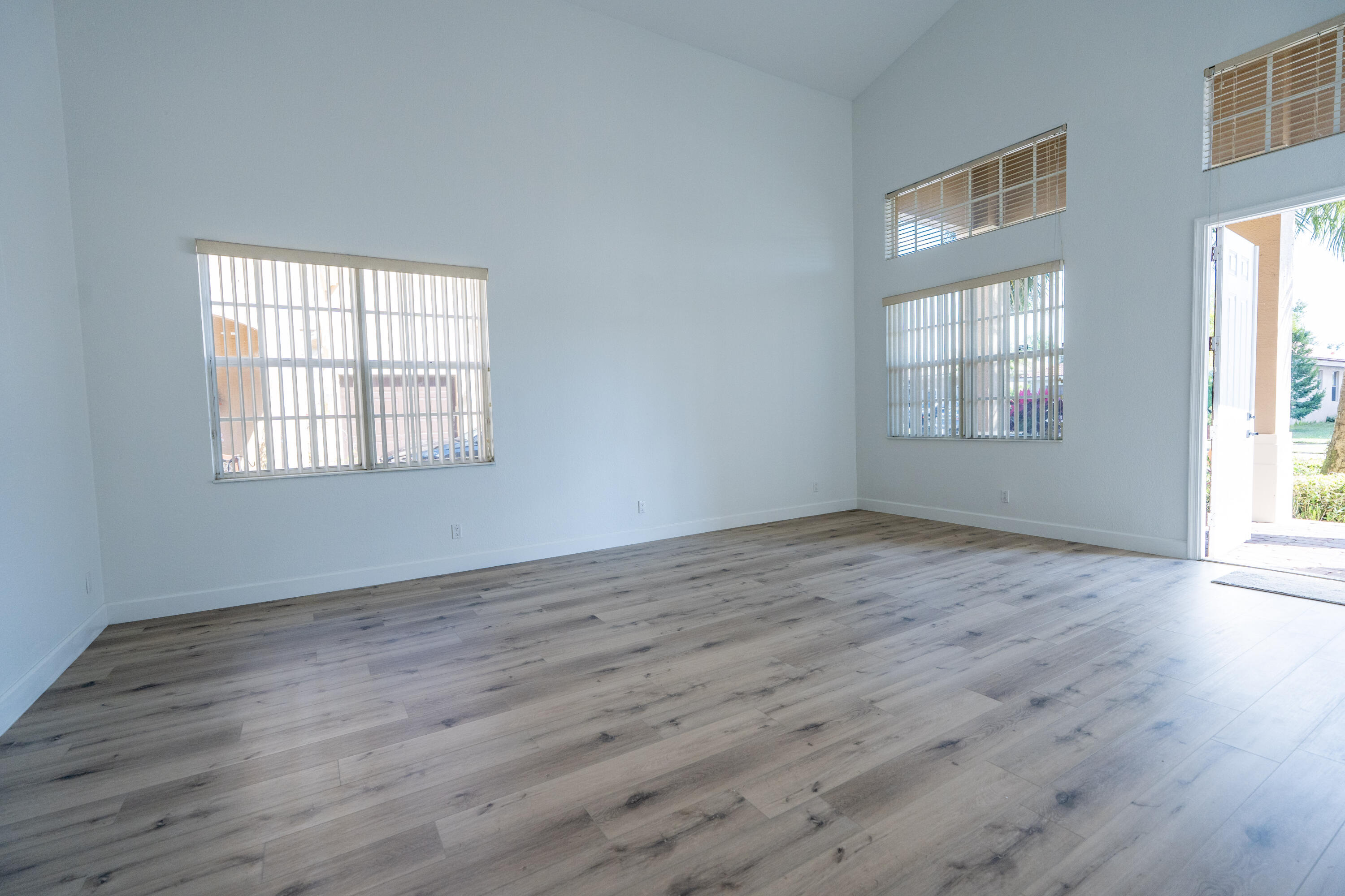 SECOND REPLAT OF PORTOFINO ISLES - Residential