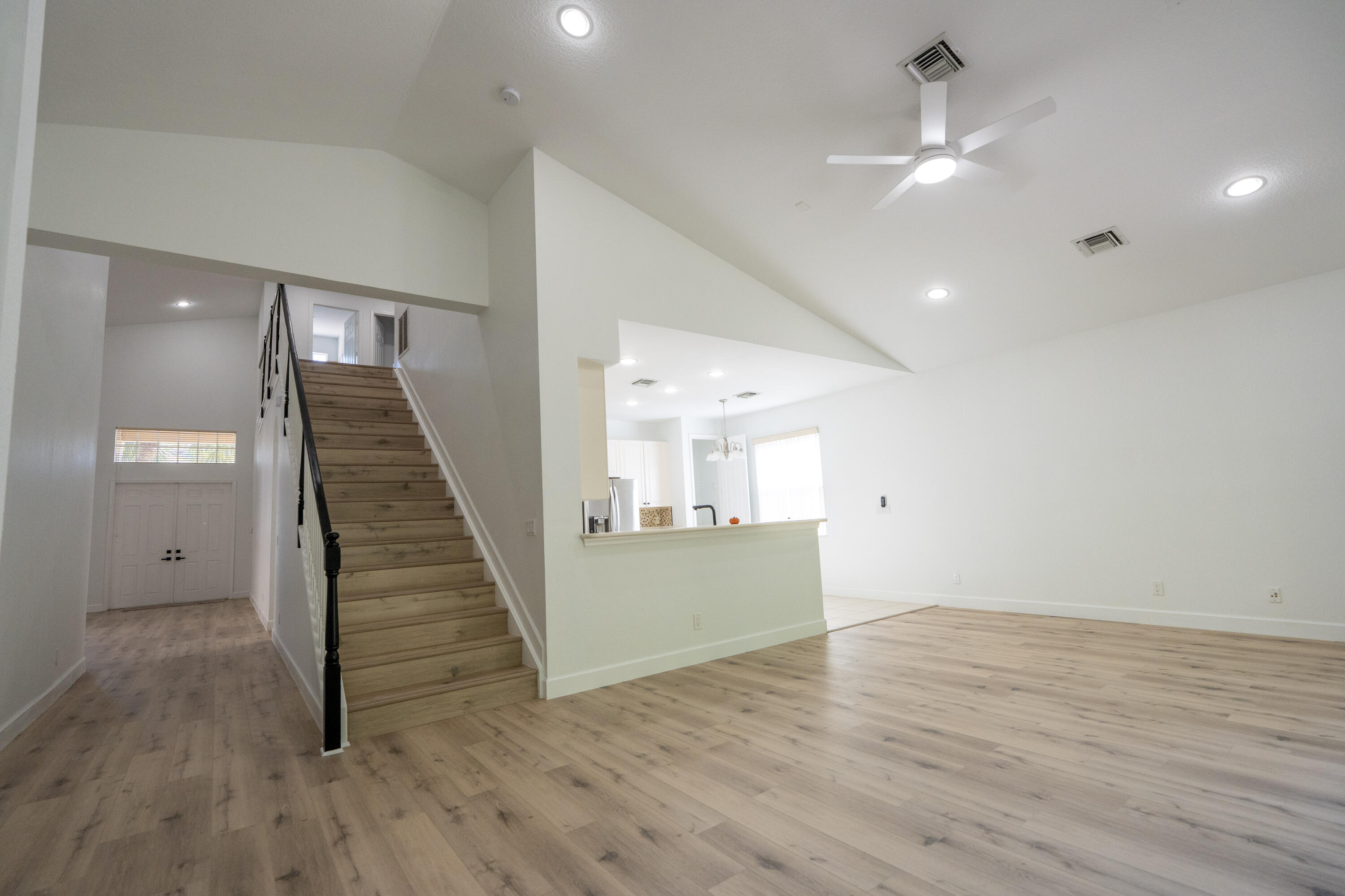 SECOND REPLAT OF PORTOFINO ISLES - Residential