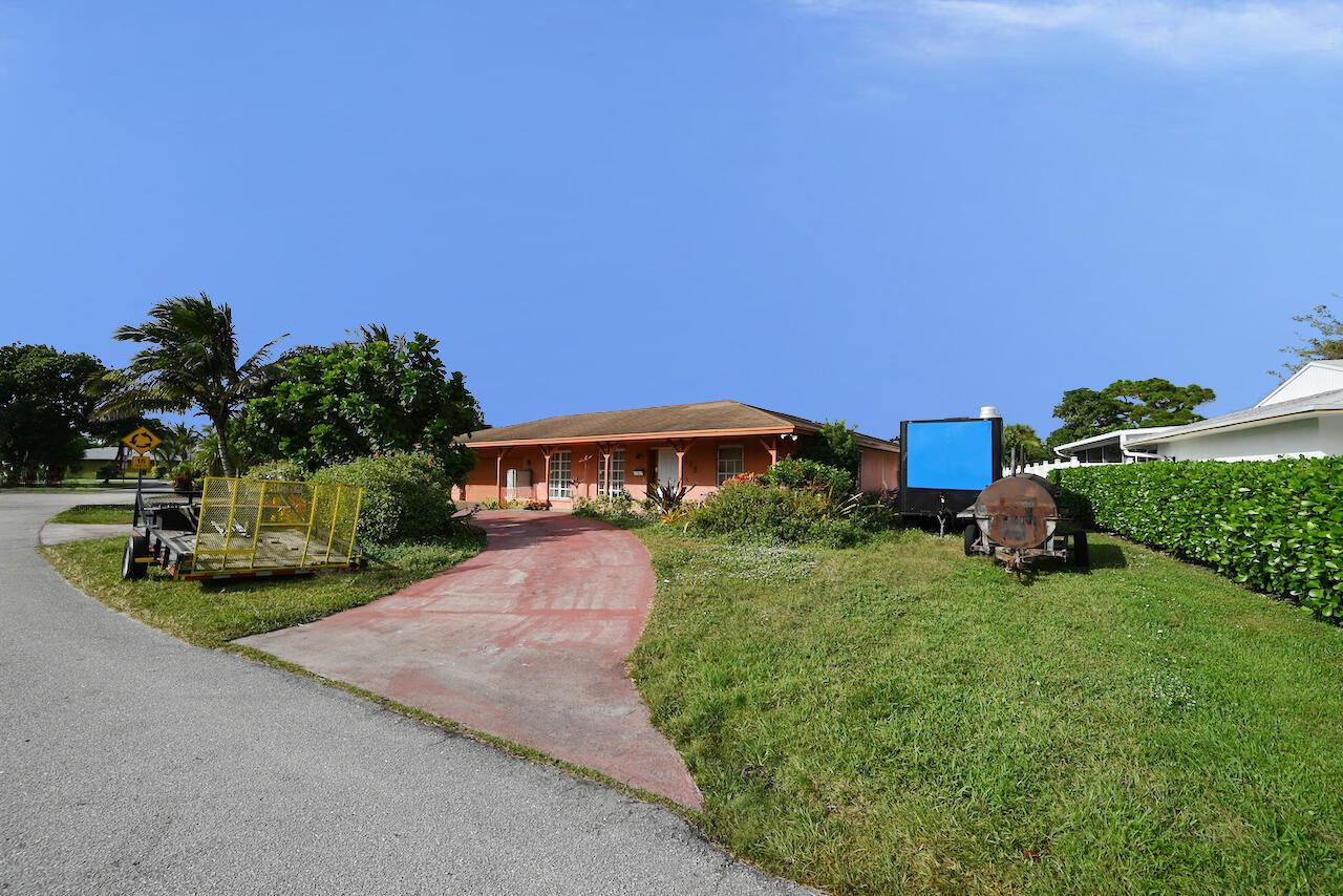 712 E Boulevard Chatelaine