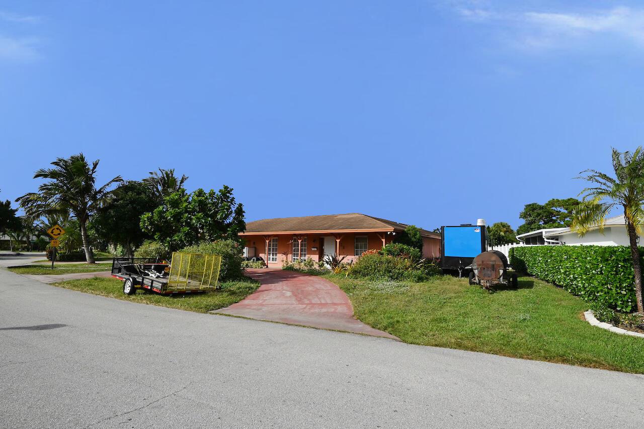 712 E Boulevard Chatelaine