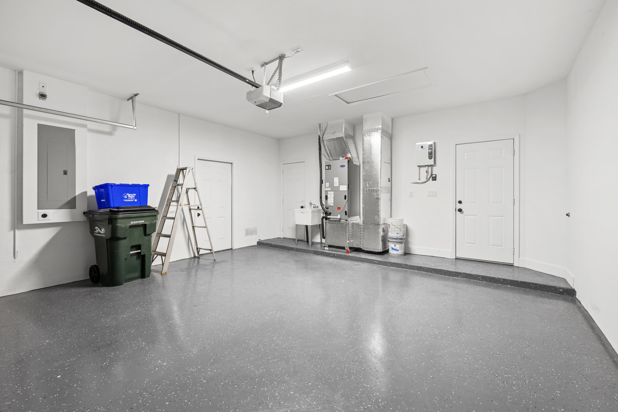 SOUTHRIDGE - Residential Lease