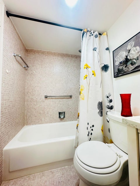Tiny photo for 2031 Durham B, Deerfield Beach, FL 33442 (MLS # B26085255)