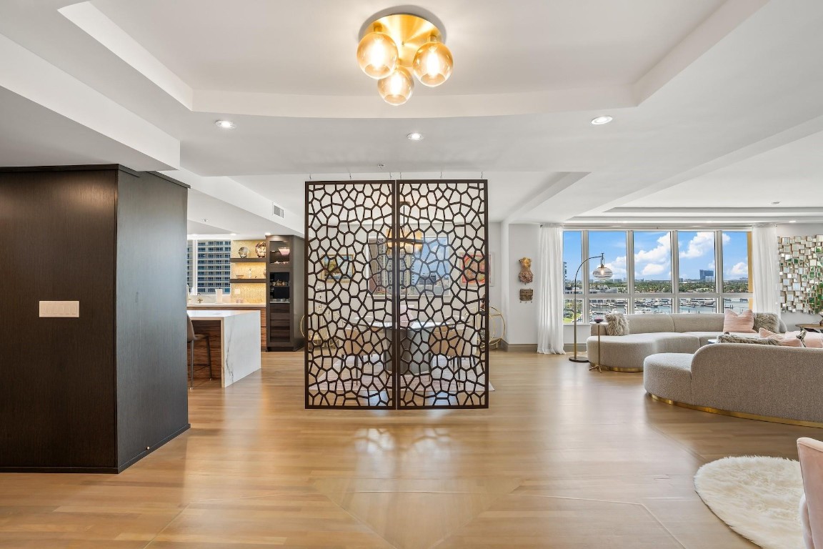 209 N Birch Road 1002