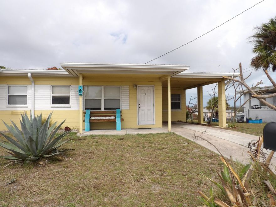 2/1 Duplex with extra room for an office or den. Updated unit with tile throughout. Utilities are with FPUA. First, Last and Security for move in. Renters Insurance Required. Available April 1. 2026