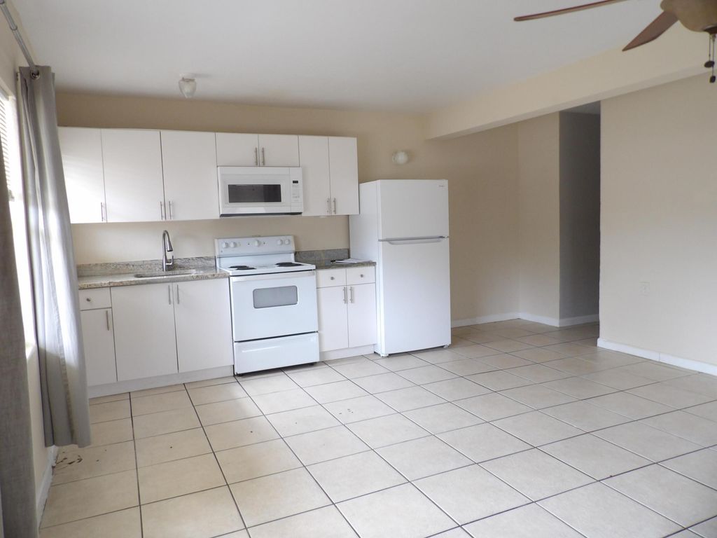 Photo of 708 Avenue I #A, Fort Pierce, FL 34950 (MLS # B26005641)