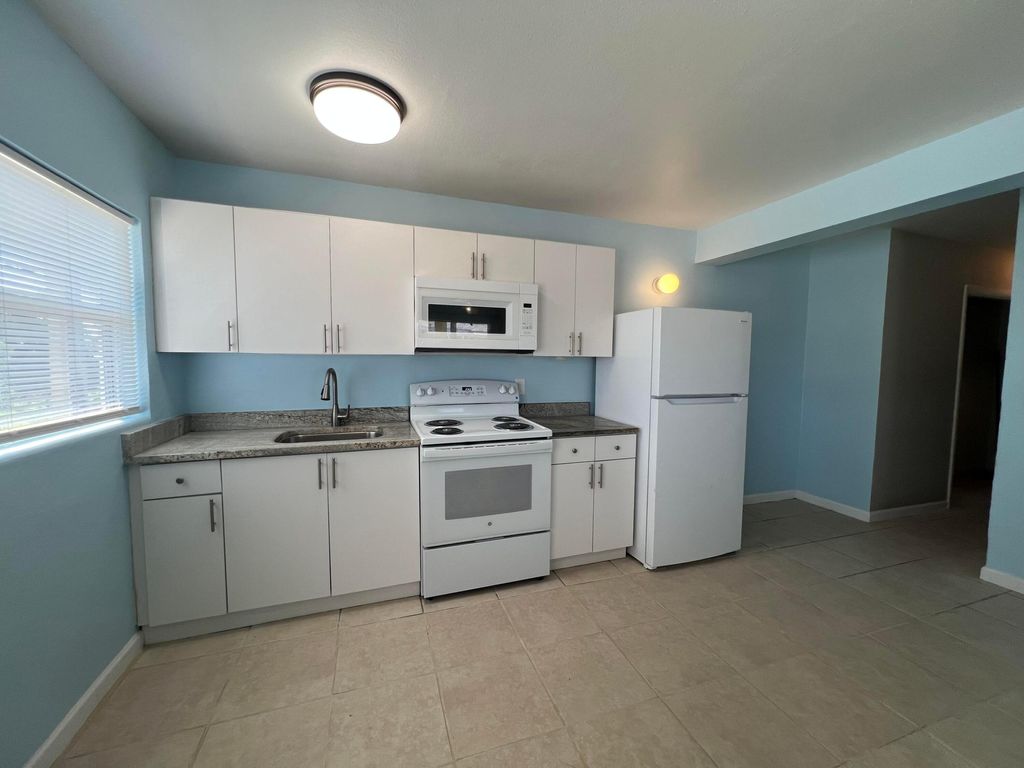 Photo of 708 Avenue I #A, Fort Pierce, FL 34950 (MLS # B26005641)