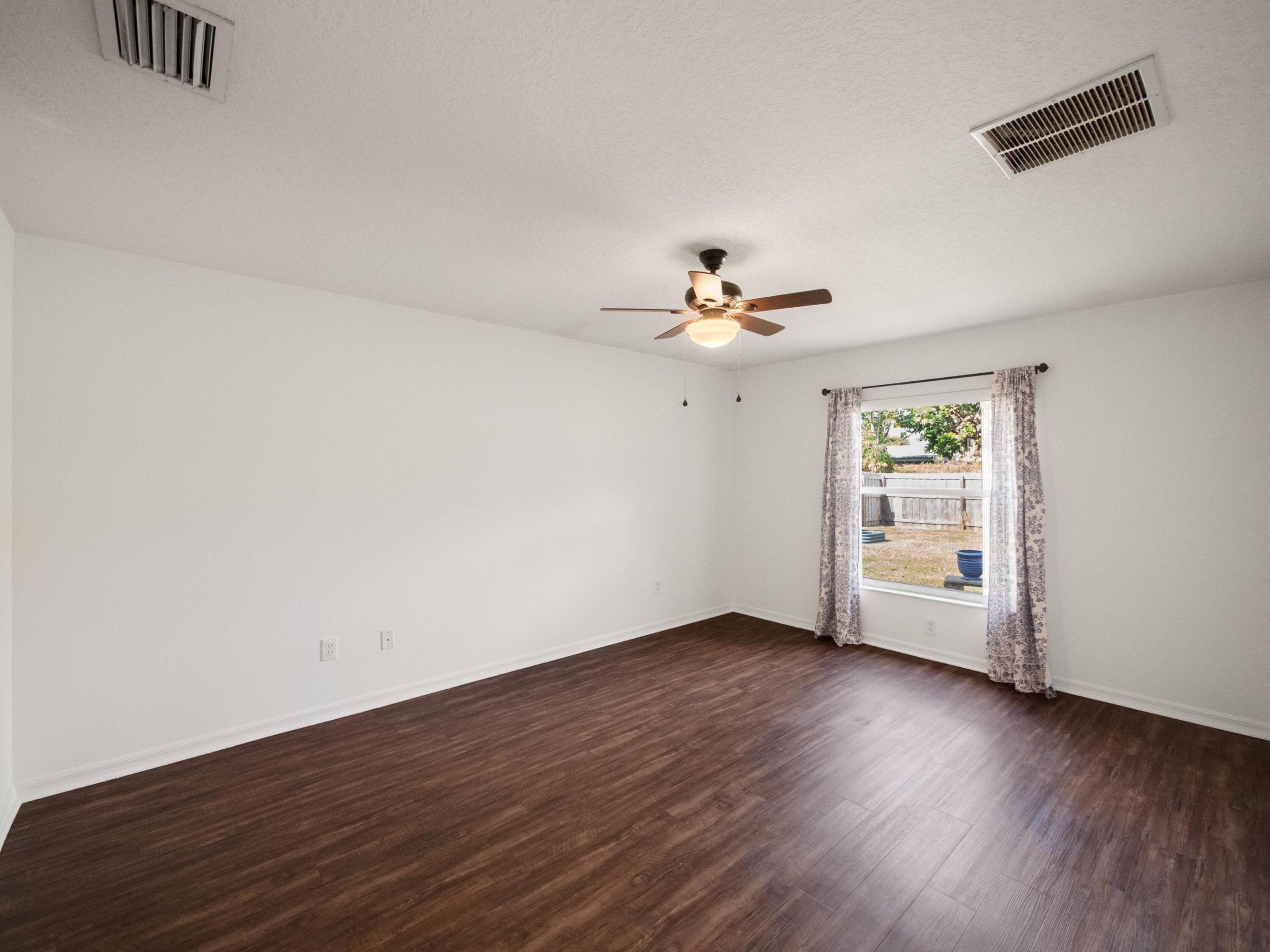 PORT ST LUCIE SECTION 3 - Residential Lease