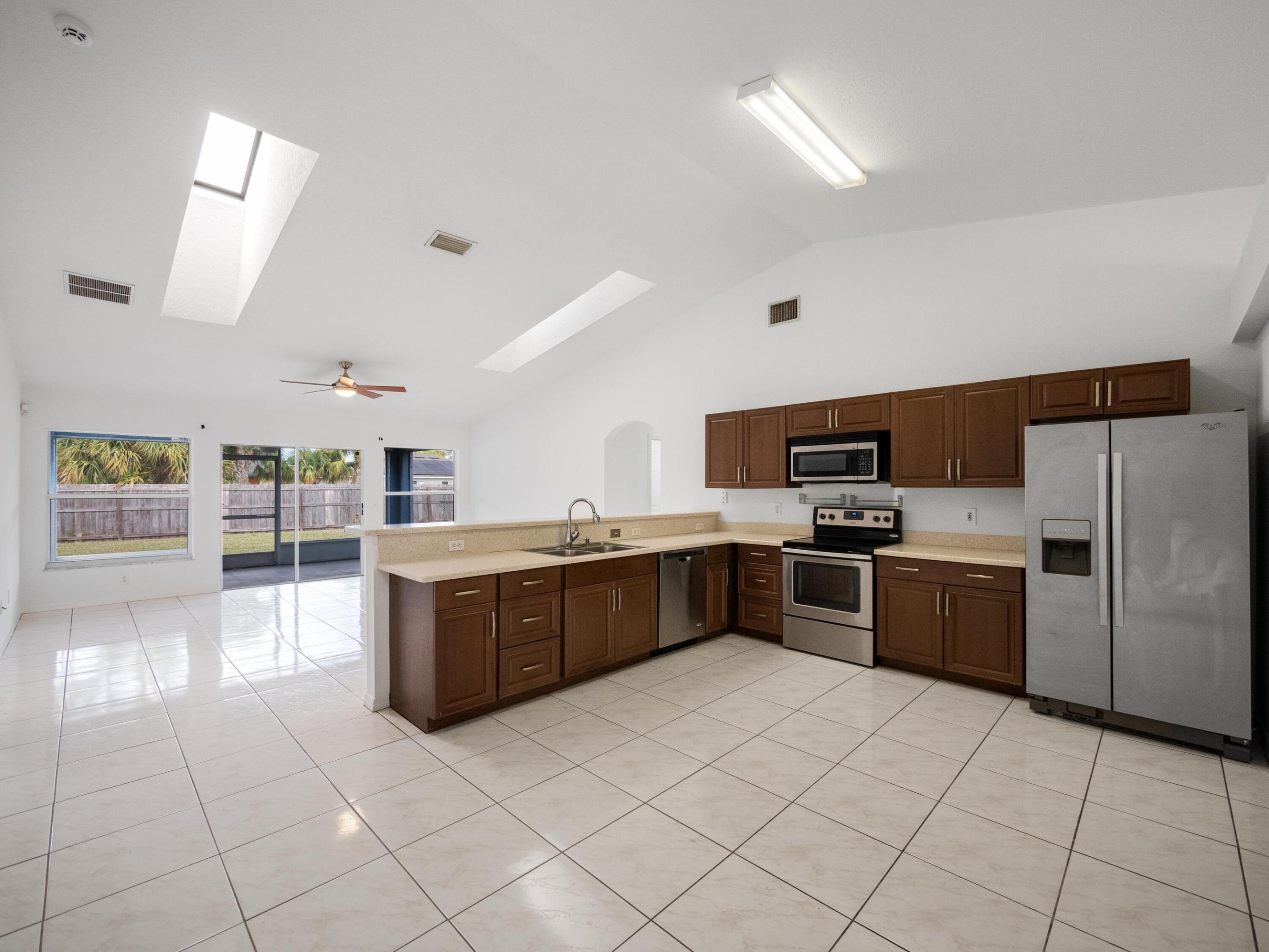 PORT ST LUCIE SECTION 3 - Residential Lease