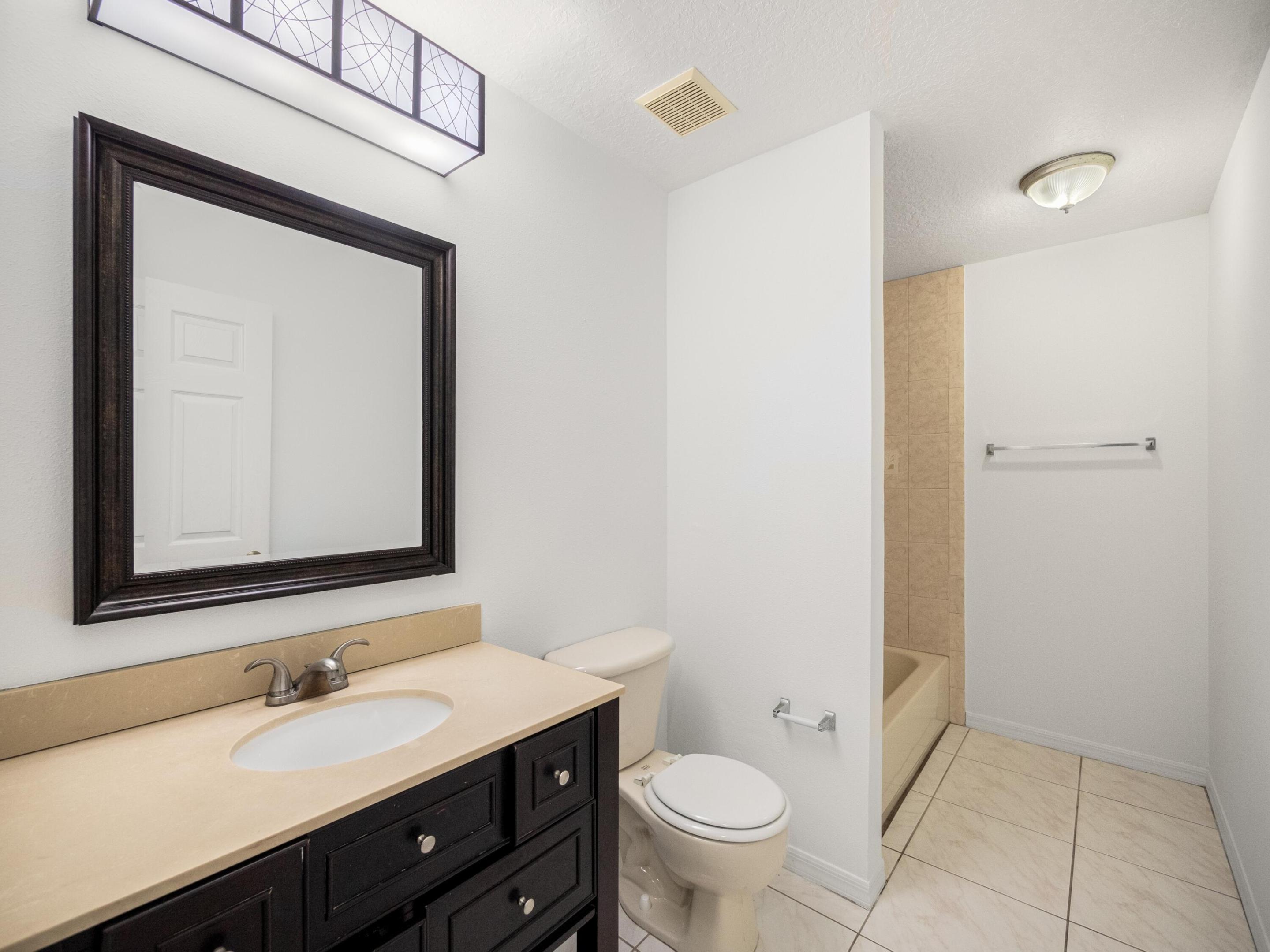 PORT ST LUCIE SECTION 3 - Residential Lease