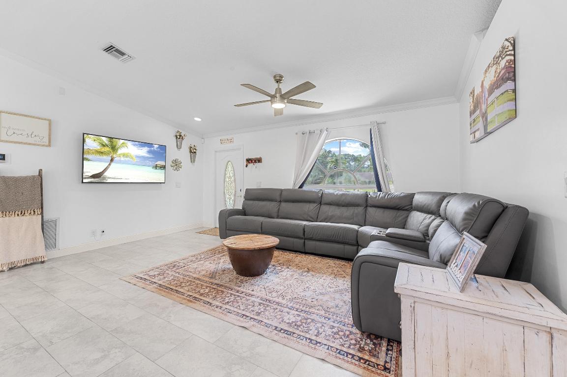 10-43-40~ W 209.7 FT OF E   2182 FT OF N 237.9 FT - Residential