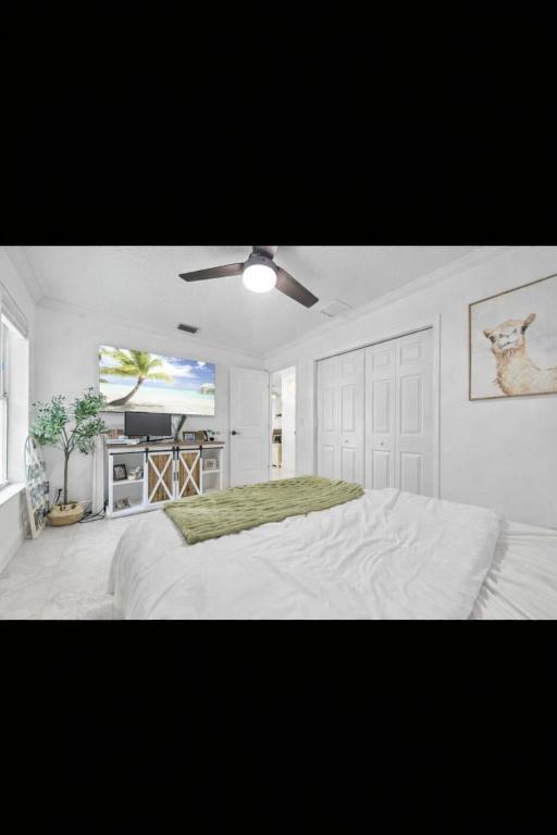 10-43-40~ W 209.7 FT OF E   2182 FT OF N 237.9 FT - Residential