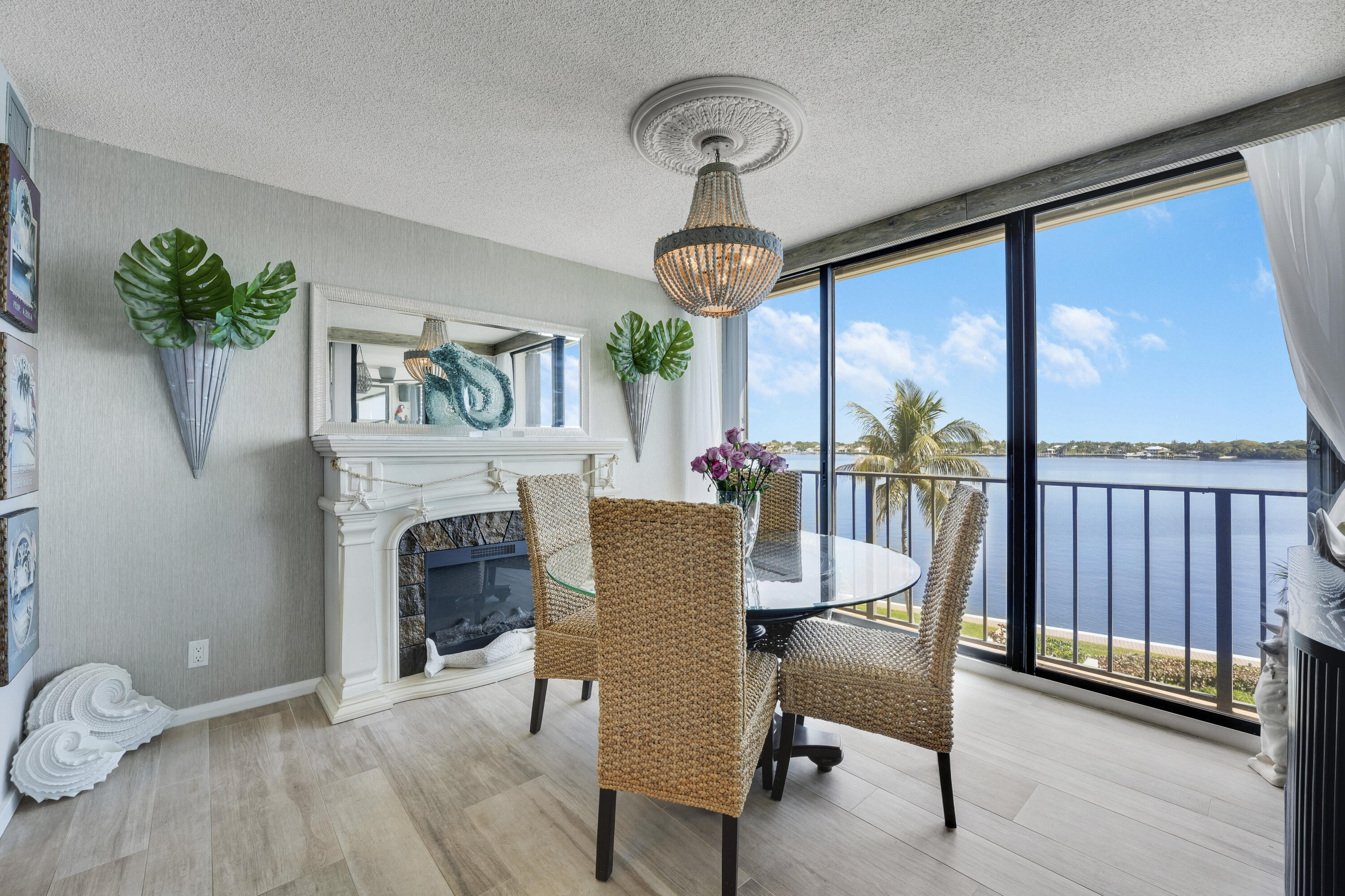 126 Lakeshore Drive 4260