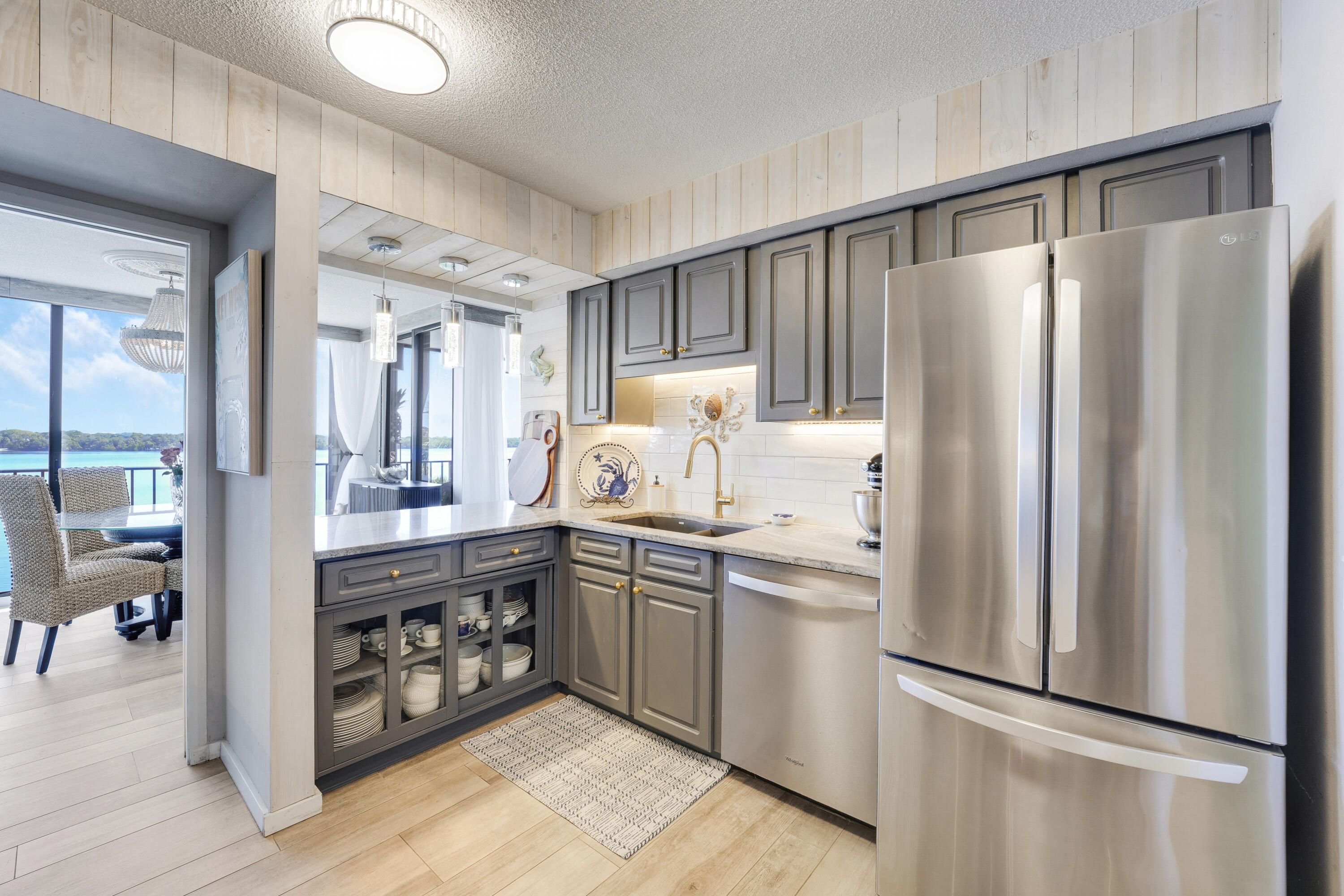 126 Lakeshore Drive 4260