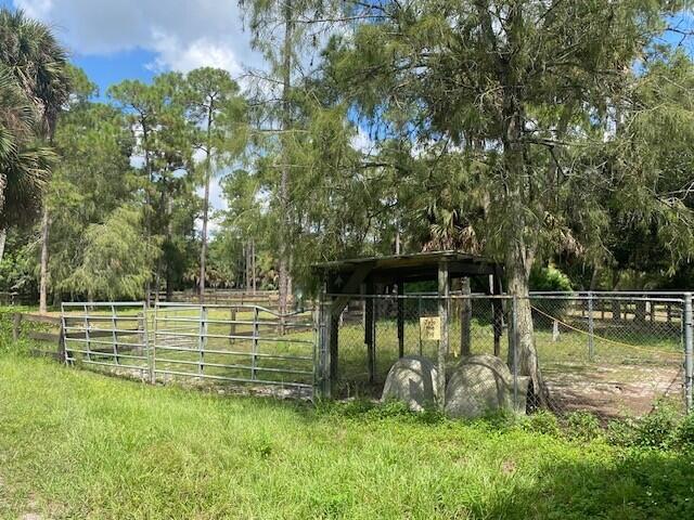 LOXAHATCHEE GROVES - Residential Lease