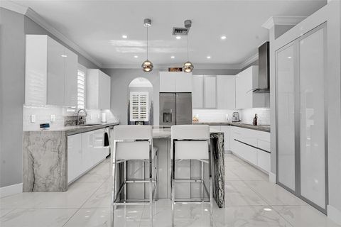 6400 Stonehurst Circle Lake Worth FL 33467