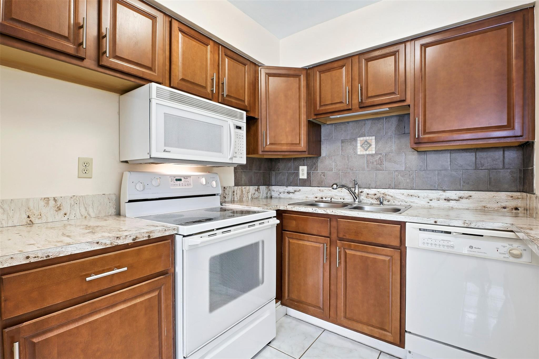 4051 NE 13th Avenue 62