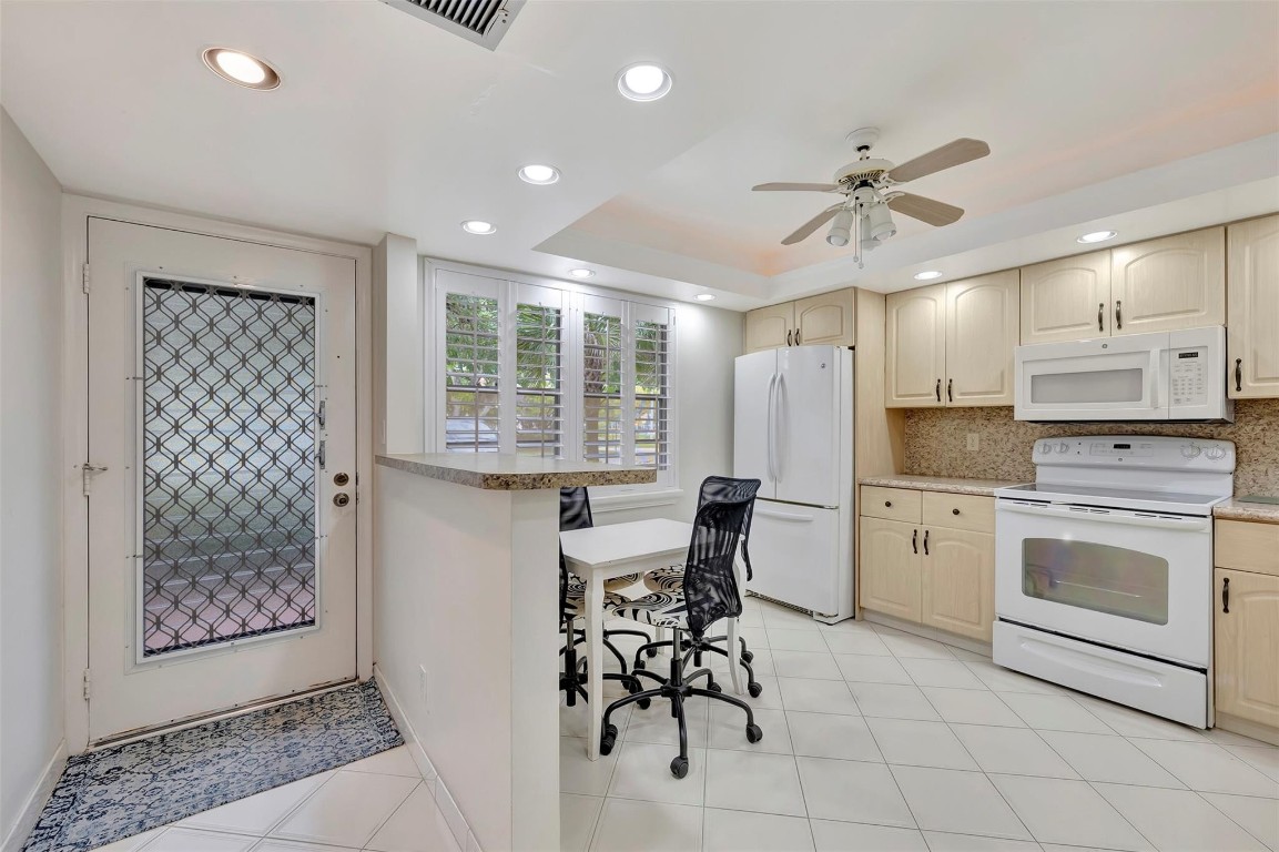WYNMOOR VILLAGE - Residential