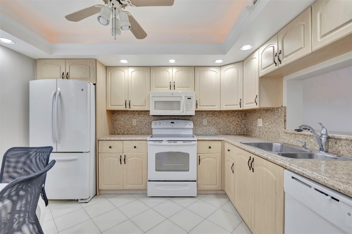 WYNMOOR VILLAGE - Residential